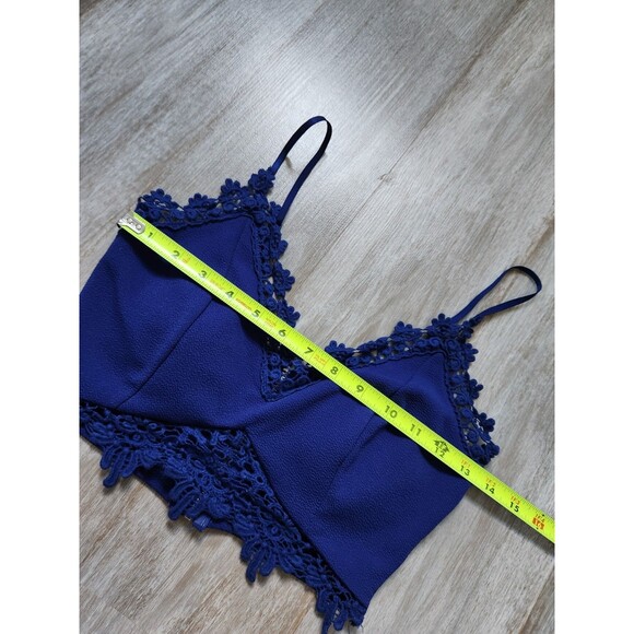 Windsor Crop Top Embroidered Hem Full Zip Back Sleeveless Padded Sz S EUC - Picture 4 of 6